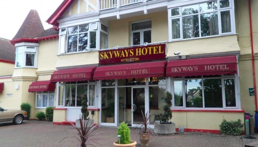 سلوف Skyways Hotel المظهر الخارجي الصورة