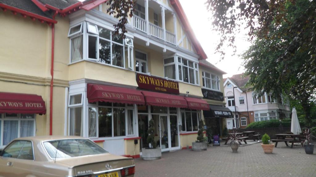 سلوف Skyways Hotel المظهر الخارجي الصورة