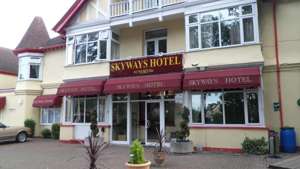 سلوف Skyways Hotel المظهر الخارجي الصورة
