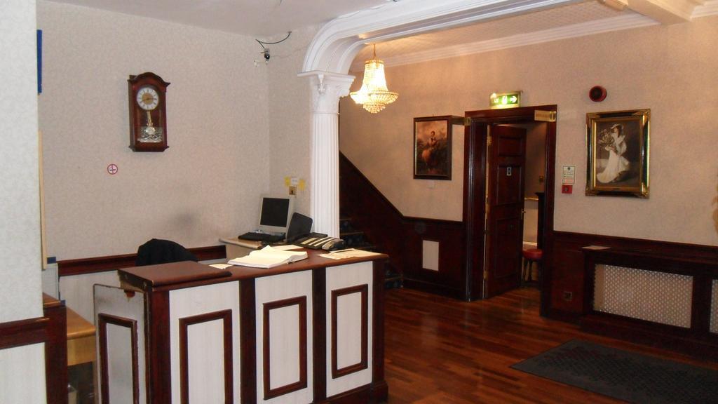 سلوف Skyways Hotel المظهر الخارجي الصورة