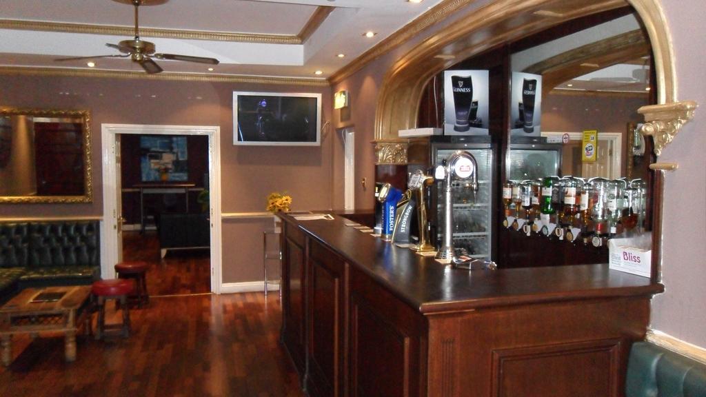 سلوف Skyways Hotel المظهر الخارجي الصورة